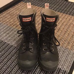 Hunter lace up rain boots US 4M/5F